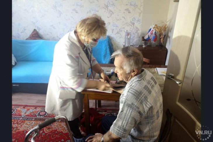 Врачи частных центров стали патронировать пожилых новосибирцев на дому