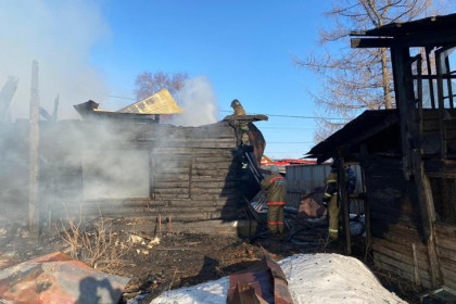 Два человека погибли в пожаре в Черепановском районе