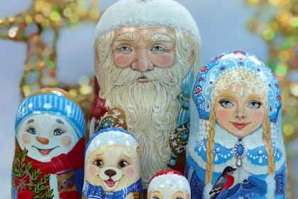 Новосибирская художница Олеся Скутина придумала новогодние матрешки