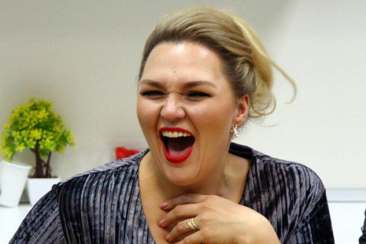 Звезда Comedy Woman научила новосибирцев готовить салат оливье