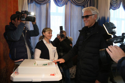 Маршал проголосовал на выборах Президента РФ в Новосибирске