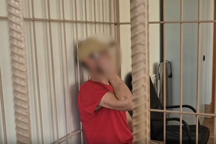 Грабитель с молотком и стамеской обчистил ювелирный салон Новосибирска