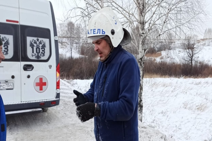 Замерзших дачников вывели из леса спасатели под Новосибирском