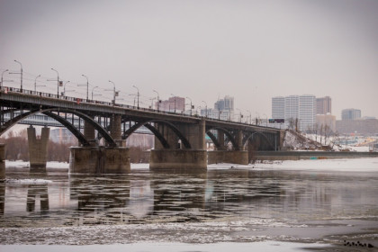 Новый конкурс на ремонт Октябрьского моста объявила мэрия Новосибирска