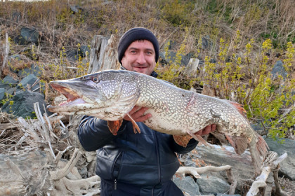 Рыба с крыльями и трехглазый окунь: шокирующие трофеи новосибирских рыбаков