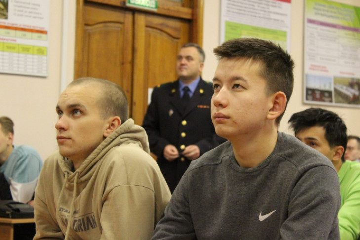 О работе на границе рассказали студентам Новосибирска