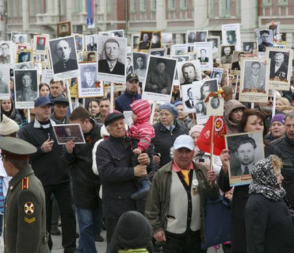 Изготовление штендеров Бессмертный полк, транспарантов к 9 мая СПб, цены