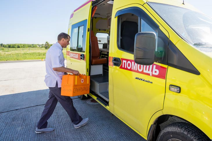 Не пустивший авто реанимации грузовик ищет в Новосибирске глава СКР Бастрыкин