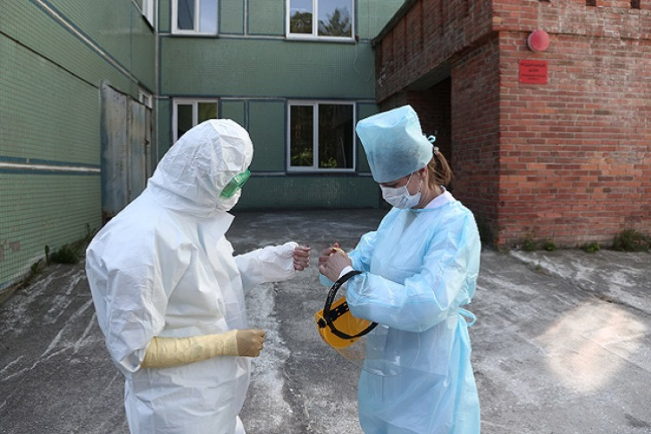 61 медицинский работник заболел коронавирусом в Бердске