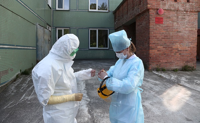 61 медицинский работник заболел коронавирусом в Бердске
