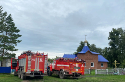 В Новосибирской области загорелась церковь