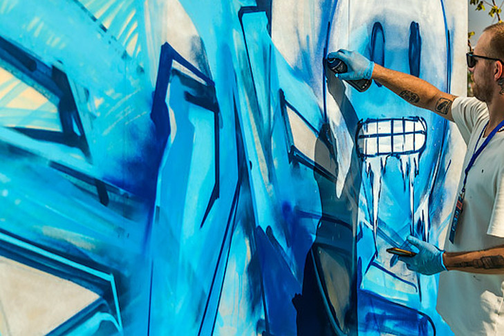 Житель Новосибирска арестован на 5 суток за надпись на стене общежития