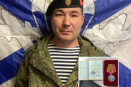 Новосибирец с позывным «Утюг» получил медаль «За храбрость» на СВО