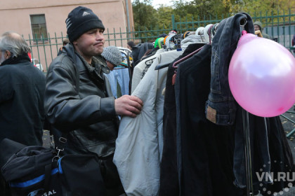 Куда отдать ненужную одежду в Новосибирске: адреса