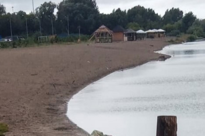Тело утонувшего мужчины нашли на пустынном пляже в Новосибирске