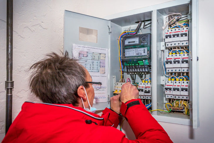 Жильцов дома на улице Промышленная эвакуировали спасатели Новосибирска