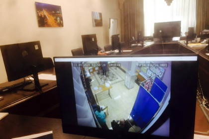 Ход голосования контролируют с помощью видеонаблюдения в Новосибирске