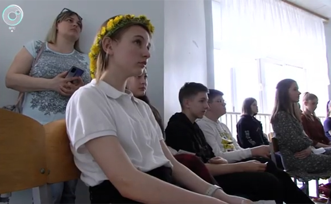 Новую Алису Селезневу искал Федор Бондарчук среди школьниц в Новосибирске