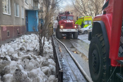 Сорок человек эвакуировали из-за пожара в жилом доме в Новосибирске
