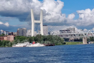 В Новосибирске запретят парковку около ключевых дорожных развязок и мостов