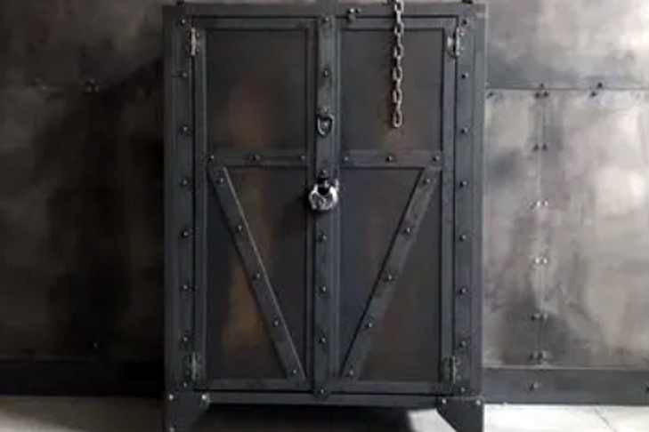 Мини-бар из Бердска попал в топ-10 самых брутальных подарков на 23 февраля