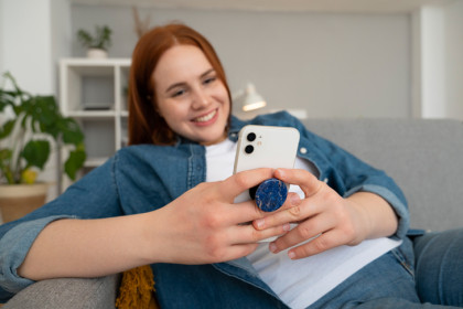 Этой зимой сибиряки стали в 2,6 раза чаще интересоваться заменой камеры смартфонов