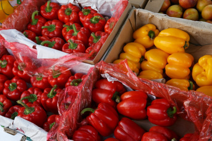 Скандал на Хилокском: почему запрещают торговать дешевыми овощами