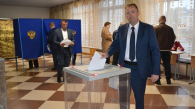 Глава Усть-Таркского района НСО проголосовал на выборах в Госдуму