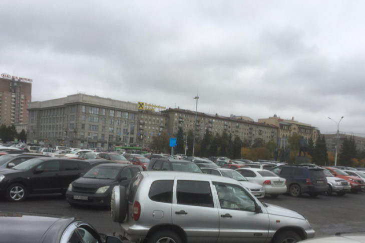Парковаться на площади Ленина запретят по ночам