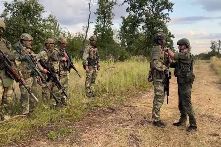 Фронтовое братство в новосибирских подразделениях повышает интерес к службе по контракту