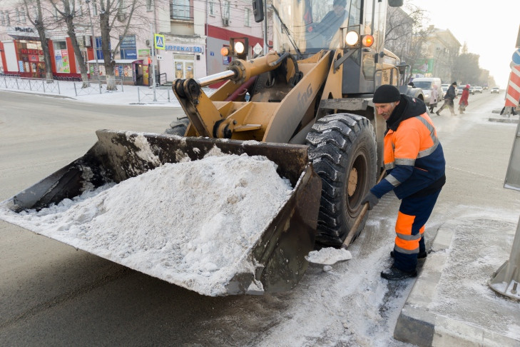 К мощному паводку после снежной зимы готовятся дорожники Новосибирской области