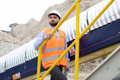 В 2025 году в Новосибирской области число резюме на вахтовые позиции среди молодежи в возрасте 18–24 лет выросло в 2,2 раза