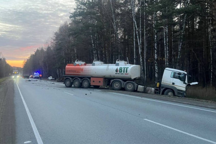 Трагедия на пути в Новосибирск: ДТП с грузовиком унесло жизнь пассажира