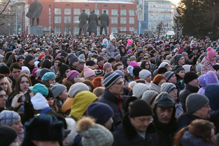 Более 5 тысяч новосибирцев приняли участие в праздновании 4-й годовщины воссоединения Крыма с Россией