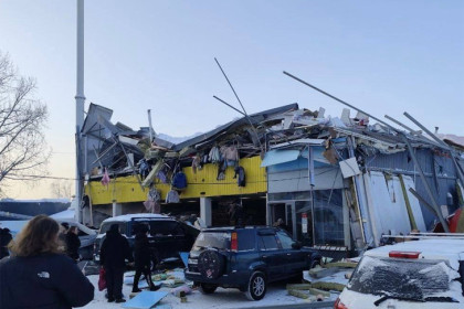 Торговый центр обрушился в Новосибирске: есть пострадавшие