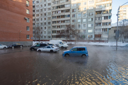 Службы Новосибирска переведены в режим повышенной готовности из-за аварии в левобережье