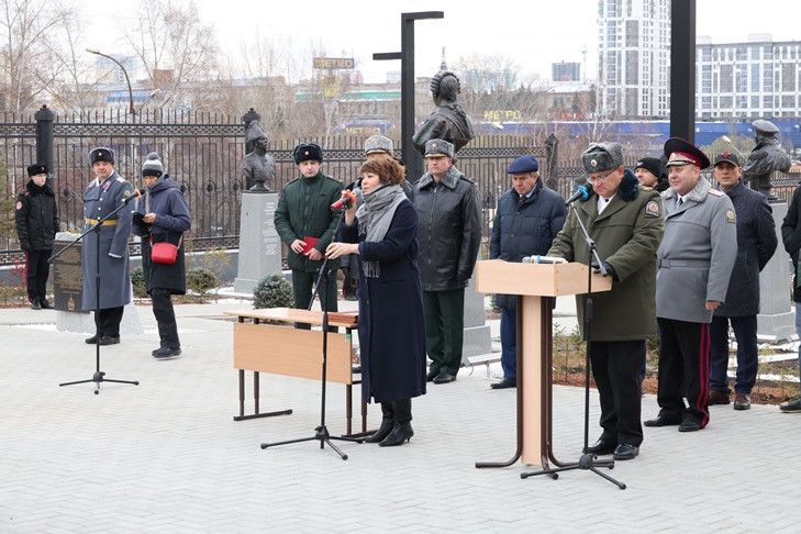 Сквер старших кадет и Аллею Кадетской Славы России открыли в Новосибирске