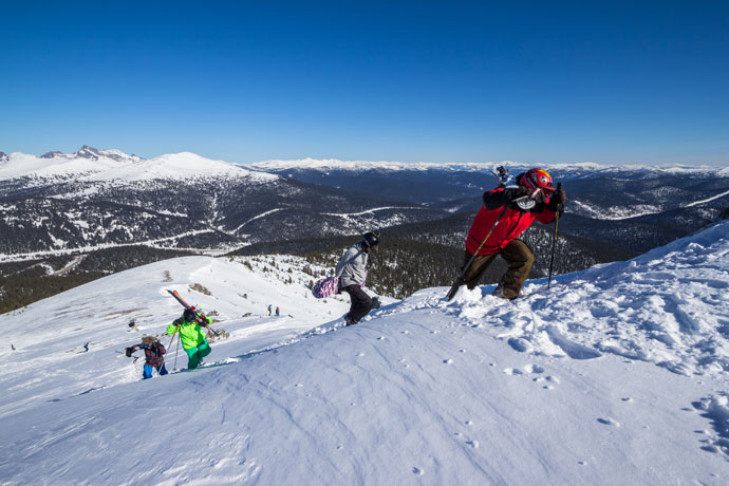 Как кататься на лыжах в горах, напомнили врачи-сноубордисты из Новосибирска