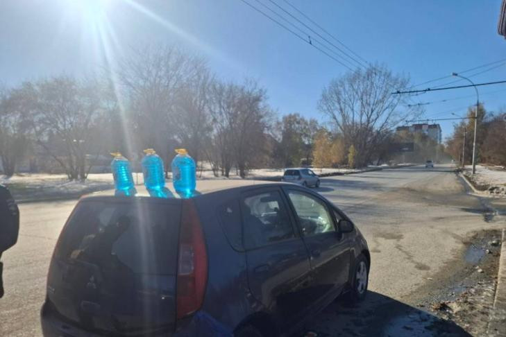 Опасную незамерзайку изъяли у нелегальных торговцев в Новосибирске