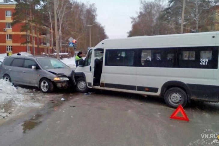 16-летняя пассажирка маршрутки пострадала в ДТП в Академгородке