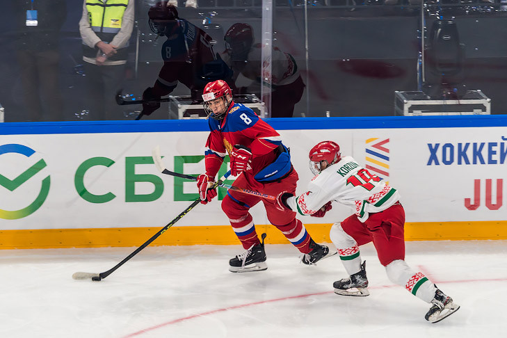 Первый в истории нового ЛДС хоккейный матч прошел в Новосибирске