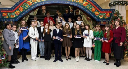 На Губернаторской елке побывали ребята из Здвинского района