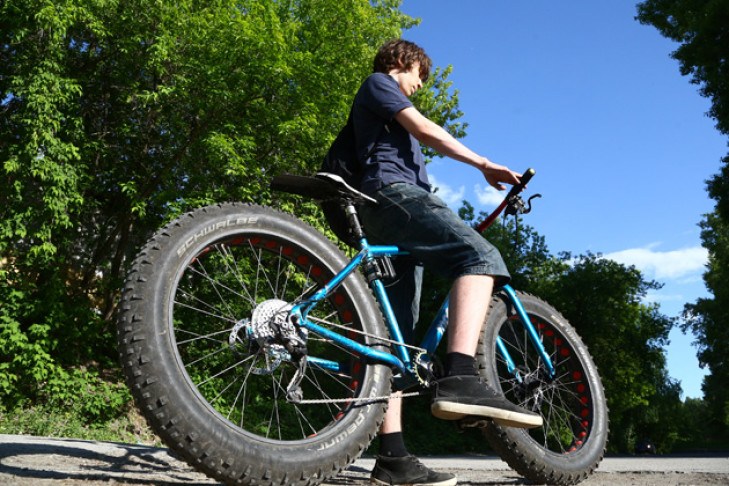 Толстые и шумные велосипеды для «понтов» соблазняют новосибирцев