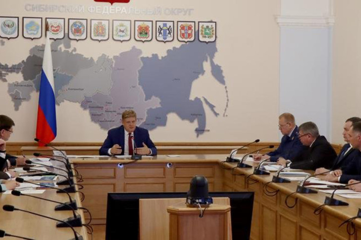 Анатолий Серышев провёл совещание по вопросам подготовки регионов Сибири к осенне-зимнему периоду 2025 – 2026 годов