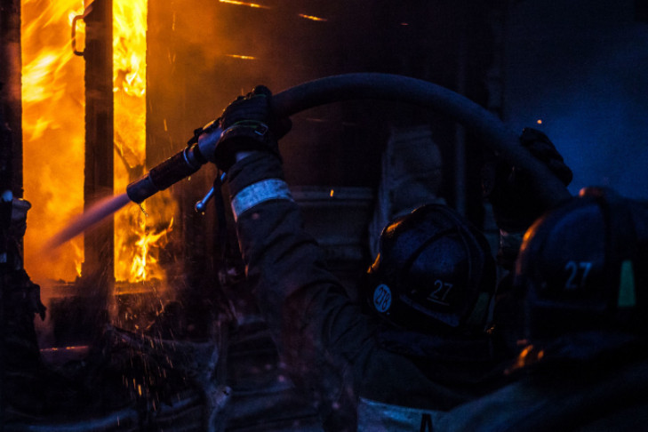 Пожар в строительном вагончике в Искитиме, есть жертвы