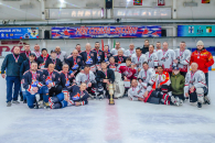 Ветераны спорта двух регионов разыграли медали хоккейного чемпионата в Татарске