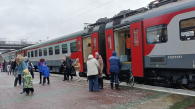 Пассажиры электрички из Барабинска просидели всю ночь в поезде из-за ЧП