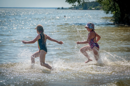 Депутаты запретят детям без паспорта ходить на пляж без взрослых летом-2024