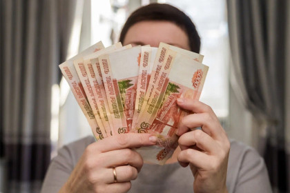 В Новосибирске директор фирмы обвиняется в невыплате полумиллиона зарплаты