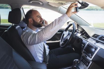 Кто сегодня за рулём такси. Drivee составил портрет водителя в Новосибирске ко Дню автомобилиста